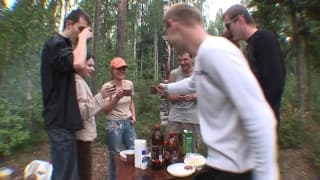 Dos putas jóvenes en un camping porno Dos putas jóvenes en un camping porno