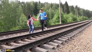 Kira será follada en el bosque como le gusta