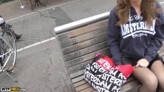 Nadia disfruta del sexo al aire libre