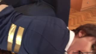 Lara Latex es una milf lesbiana muy sabrosa