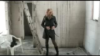 Durante la mudanza le dan ganas de follar