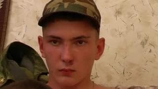 Una buena mamada de polla para un soldado