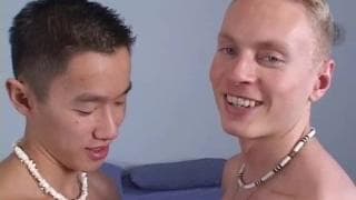 Lewis y Clark juegan a las espadas con penes