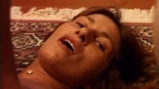 Dos pollas para una pelirroja excitante