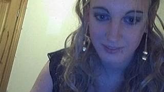 Un strptease de una chica demasiado cachonda