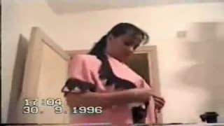 Esta árabe complace a su novio follando