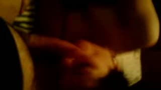 UNa mujer en su momento de mamada amateu