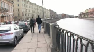 Logan se excita mucho más tomando por le culo