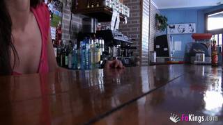 Sexo anal para esta chica latina preciosa