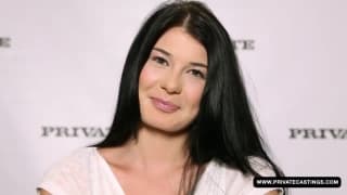 Lucy Li hace maravillas en este casting porno