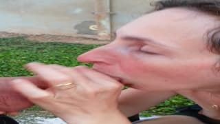 Esta Mil se pone a mamar en la terraza Esta Mil se pone a mamar en la terraza