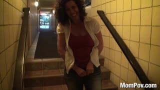 Una mami morena que quiere placer como sea