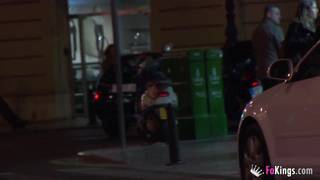 El primer casting porno de una rubia curiosa