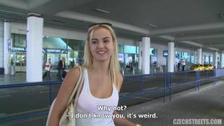 Una rubia que conocí en el aeropuerto