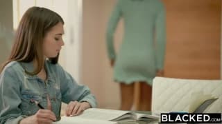 Un negro excitando mucho a Riley Reid