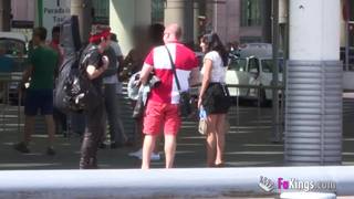 Lidia quiere follar con el guitarrista