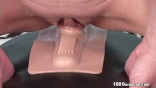 Este juguete va a encantar a esta puta