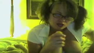 Una tetona sabrosa que se muestra en cámara