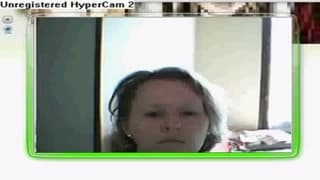 Deja sus labores para mostrarse en el chat