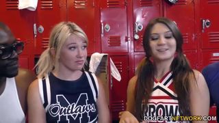 Jojo Kiss y Zelda Morrison después del juego