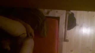 Se mete un control de nintendo por el culo