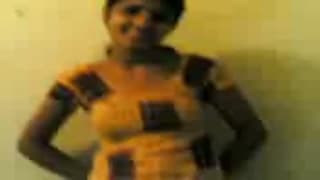 Esta morena ábabe quiere placer en casa