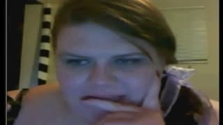 A ella le encanta mostrar sus senos en webcam A ella le encanta mostrar sus senos en webcam