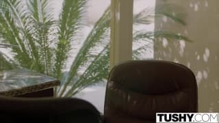 Esta mujer quiere mucho sexo con su profesor