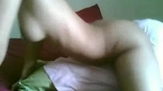 Esta puta quiere follar con su almohada Esta puta quiere follar con su almohada