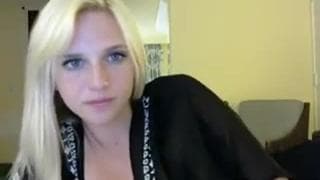 En la webcam nos muestra su momento íntimo