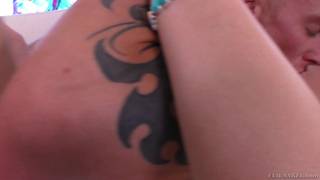 Una universitaria gozando con su novio Una universitaria gozando con su novio