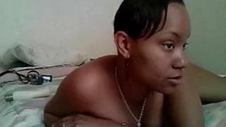 Esta puta negra complace a su cmejor cliente