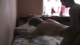 Una pareja que se divierte el fin de semana