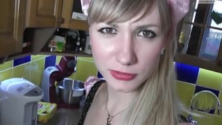 Sodomía y corrida facial para esta cocinera Sodomía y corrida facial para esta cocinera