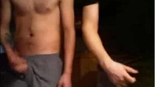 Gays amateurs se masturban frente a la camara Gays amateurs se masturban frente a la camara