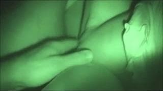 Una escena de sexo sin condón en la noche