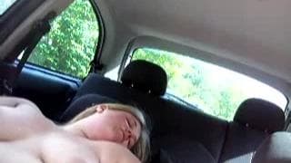 Una buena sesión dentro del coche Una buena sesión dentro del coche