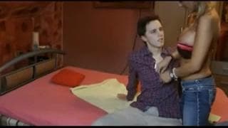 Ese chico perderá su virginidad con una prostituta Ese chico perderá su virginidad con una prostituta