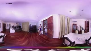 Alexa Nasha en una sesión de sexo virtual