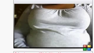 Una tetona embarazada en un chat de sexo