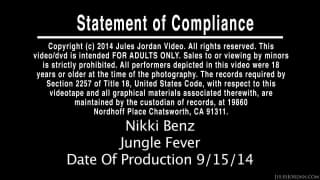 Nikki benz adora el pene de ste negro