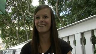 Esta bella chica se entrega muy fácil