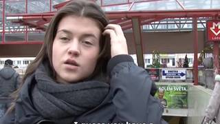 Una joven morena rusa con ganas de sexo