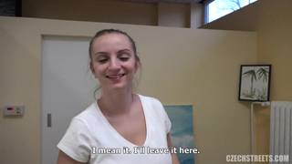 Una masajista que quiere ser bien penetrada