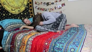 Una tarde divertida follando con su chica