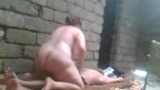 Esta madura quiere sexo en la alfombra