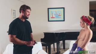 Esta rubia quiere hacer mucho sexo oral