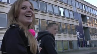 Una estudiante de artes que quiere sexo