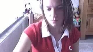 Esta joven se exhibe frente a la cámara