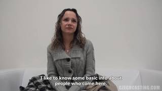 Tereza disfruta mamando en un casting porno